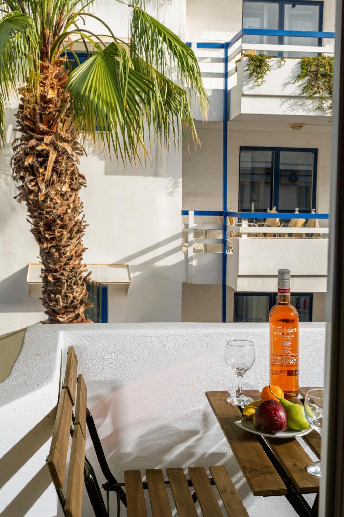 Makas Suites Hersonissos  Exterior photo
